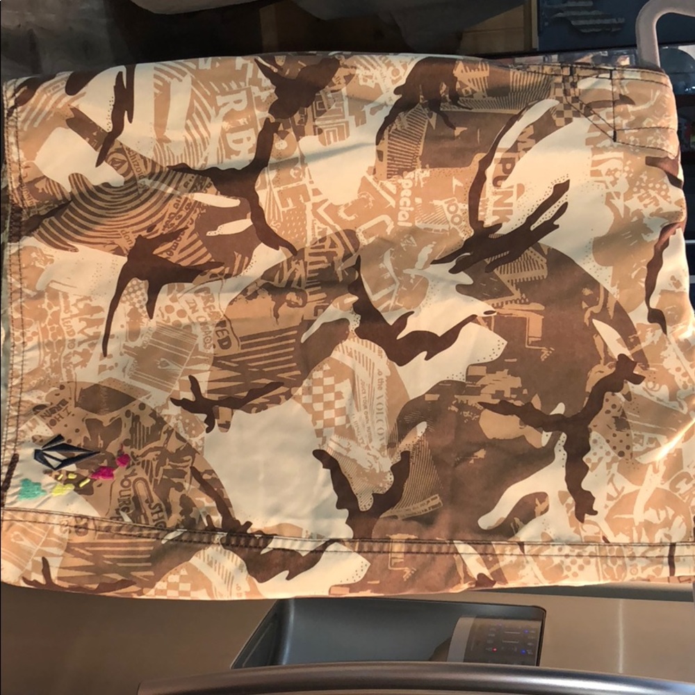 Men’s swim bottoms